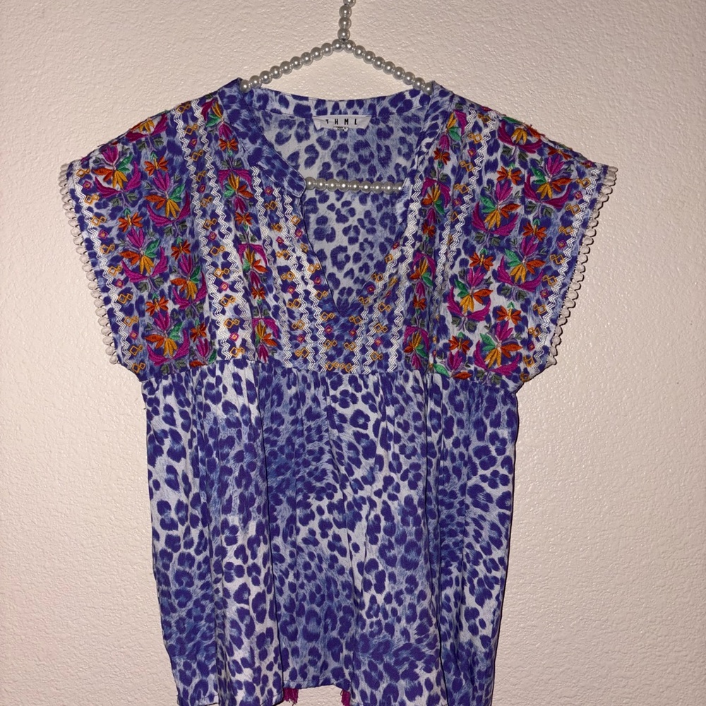 THML Blue and White Graphic Boxy Short Sleeve Blouse